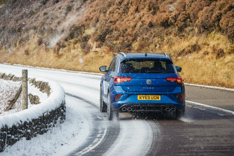 AutoBild Test de neumáticos 4 estaciones 2025 (215/50 R18) — Bridgestone y Continental lideran