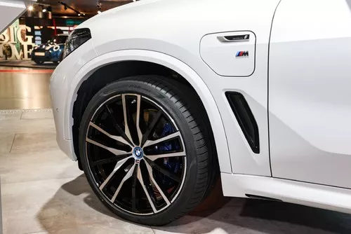 Pirelli P ZERO Miniatura 2448x1633
